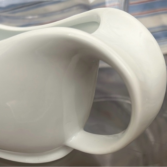 Bia Cordon Bleu Gravy Boat 32 oz Microwave, Dishwasher and Oven Safe White Gloss - Picture 3 of 5